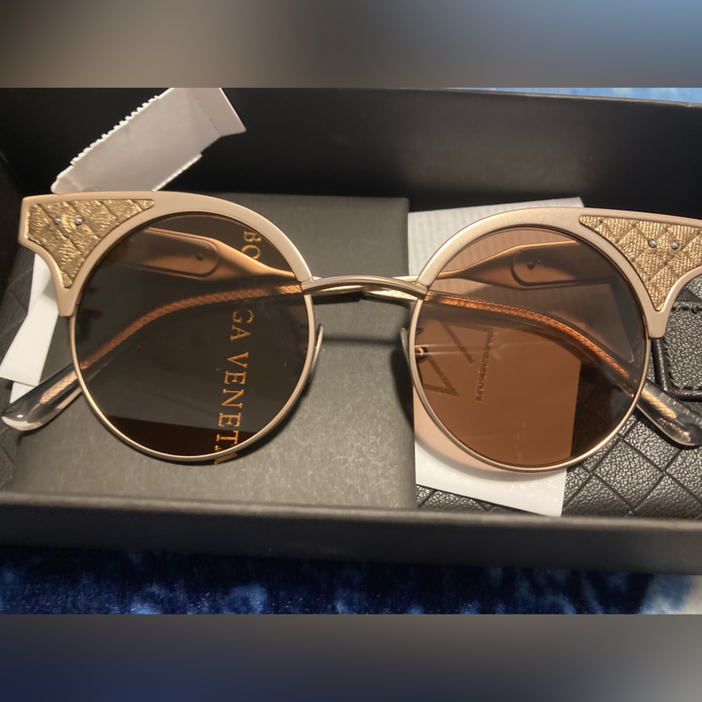 Bottega veneta sunglasses (gold color)
